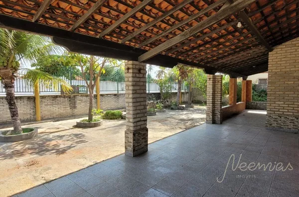 Excelente casa localizada no centro em Luís Correia!!