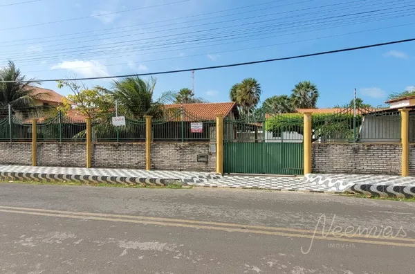 Excelente casa localizada no centro em Luís Correia!!