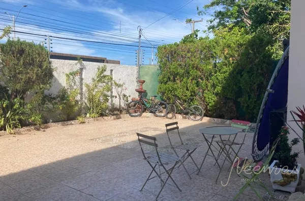 Casa para aluguel em frente ao shopping, apenas a parte superior