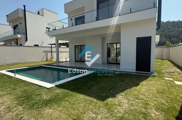 Sobrado em Condomínio Fechado - Guararema 