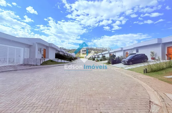 Casa Térrea em Condomínio Fechado - Guararema 