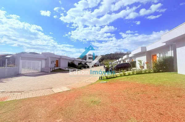 Casa Térrea em Condomínio Fechado - Guararema 