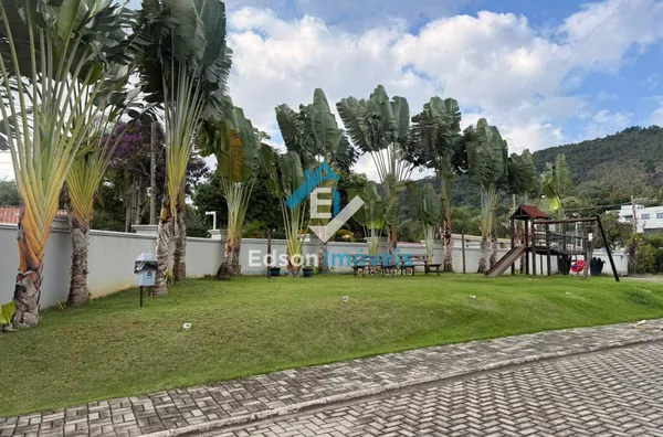 Sobrado em Condomínio Fechado - Guararema 