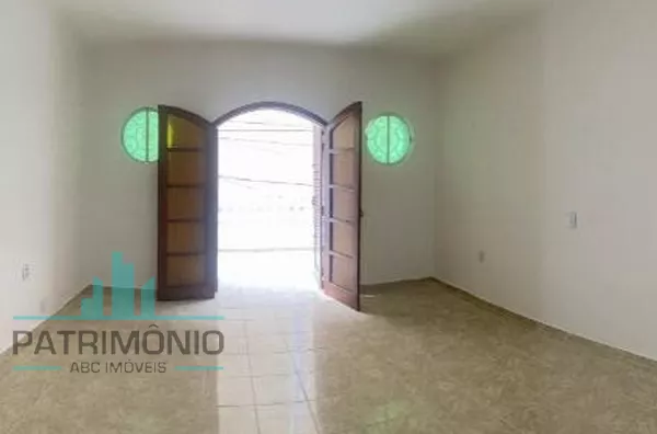 Sobrado à venda no Bairro Santa Maria em São Caetano do Sul.