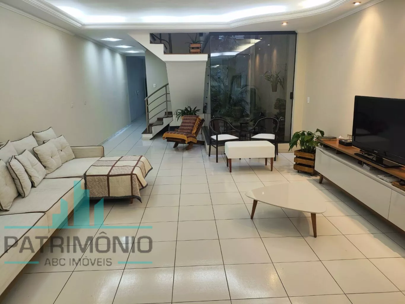 Sobrado, 3 quartos, 420 m² - Foto 1