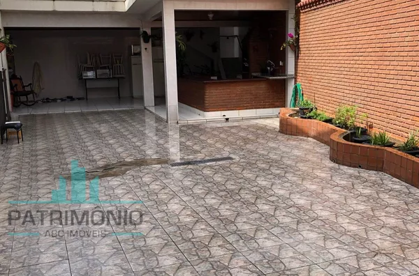 Sobrado com 300m² a venda no Bairro Santa Maria - Santo André.
