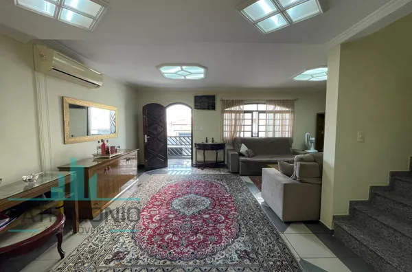 Sobrado espaçoso à venda no Bairro Osvaldo Cruz em São Caetano do Sul