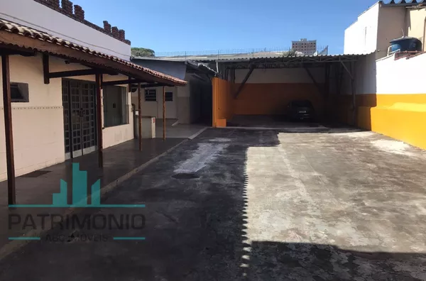 Galpão à venda no bairro Cerâmica em São Caetano do Sul.