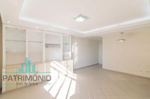 Apartamento disponível para venda e locação no Centro em São Caetano do Sul.