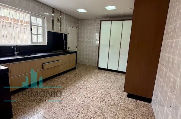 Casa à venda na Vila Scarpelli em Santo André.