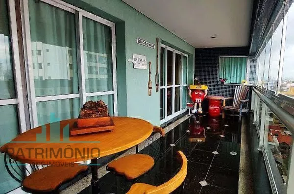 Apartamento à venda Condomínio Edifiício Maison Savoy no bairro Santo Antônio em São Caetano do Sul.