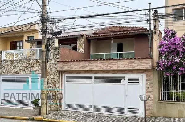 Sobrado à venda no bairro Santa Maria em São Caetano do Sul.
