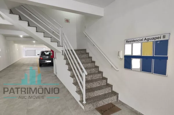 Escadas de acesso ao imóvel