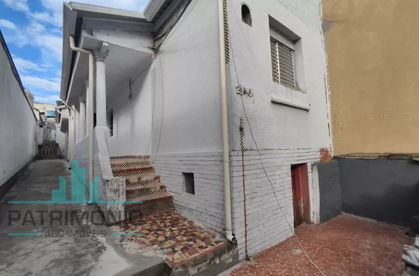 Casa para locação no Bairro Osvaldo Cruz.