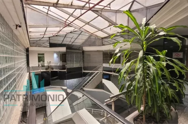 Sala comercial em andar com 28m² à  venda no Centro de São Caetano do Sul.