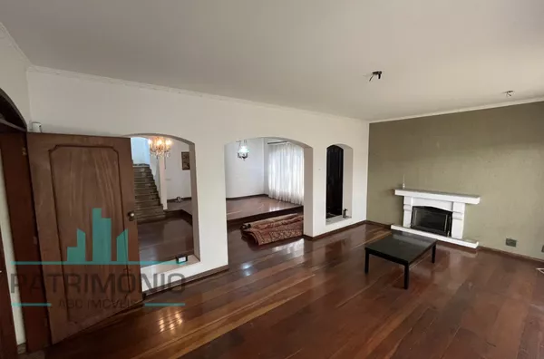 Amplo Sobrado à venda no Bairro Osvaldo Cruz em São Caetano do Sul.