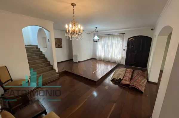 Amplo Sobrado à venda no Bairro Osvaldo Cruz em São Caetano do Sul.