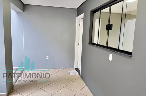 Cobertura à venda no Bairro Vila Pires em Santo André. 