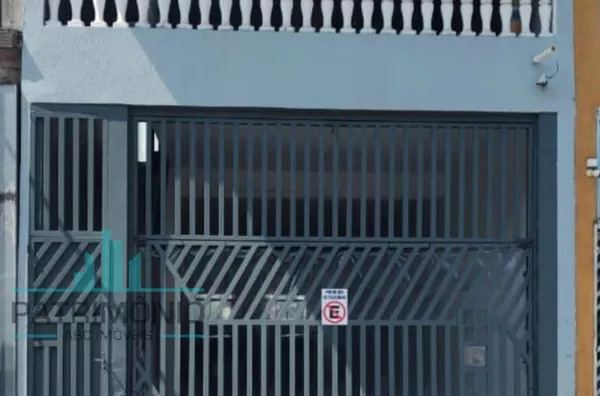 Casa de 280m² com salão e terraço a venda no Jardim Utinga em Santo André.