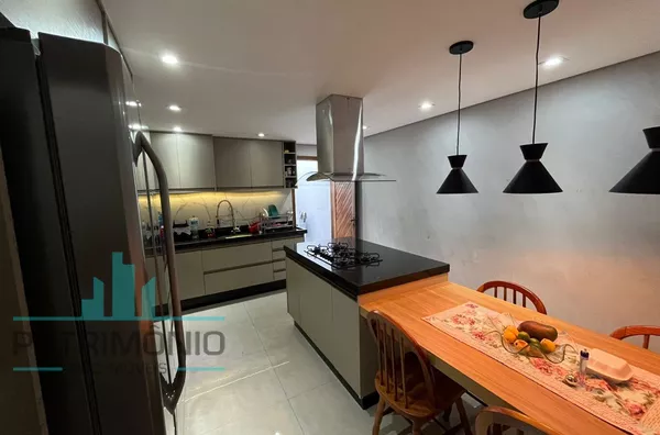 Sobrado Semi-Mobiliado à venda no Bairro Nova Gerty em São Caetano do Sul.