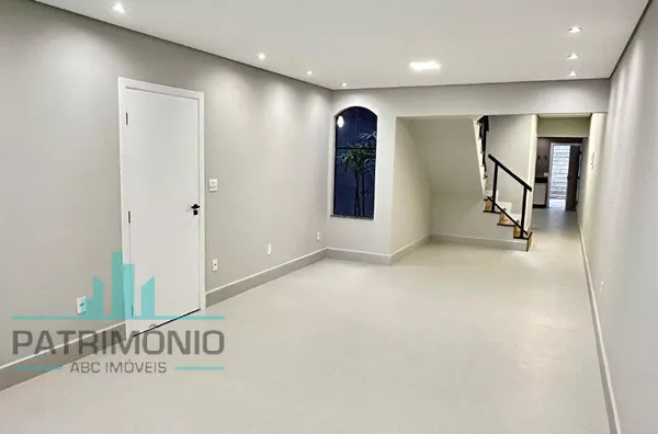 Cobertura à venda no Bairro Vila Pires em Santo André. 