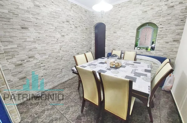 Sobrado à venda no Bairro Nova Gerty em São Caetano Do Sul.