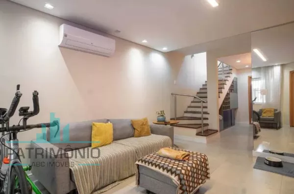 Sobrado à venda no Bairro Campestre em Santo André.