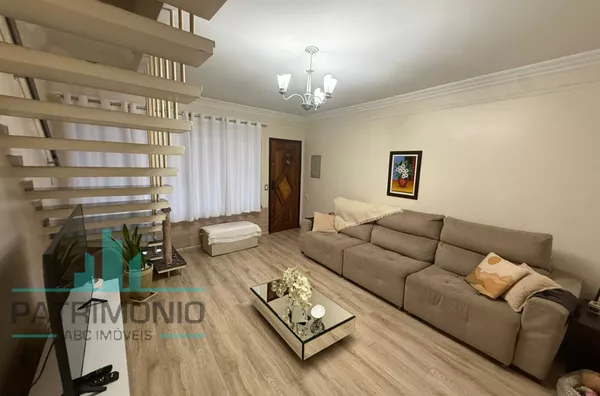 Sobrado à venda no bairro Santa Maria em Santo André.