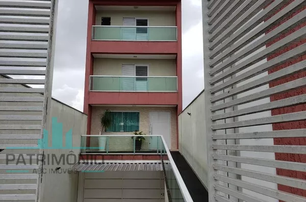 Sobrado Amplo com Vista Privilegiada no Bairro Olímpico em São Caetano do Sul.