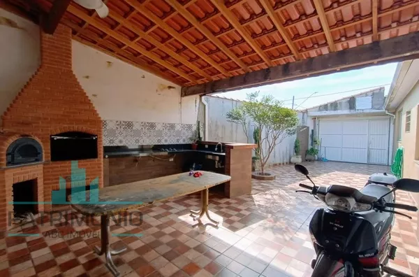 Casa térrea de 240m² disponível para venda no Bairro Mauá em São Caetano do Sul.