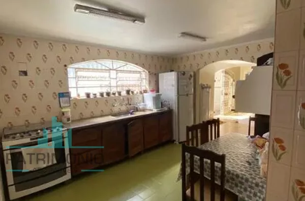 Espaçoso sobrado à venda no Bairro Jardim São Caetano - São Caetano do Sul.