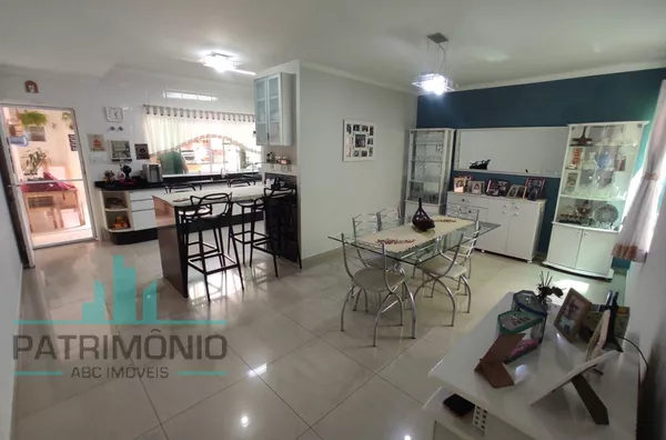 Sobrado Alto Padrão a venda no Bairro Cerâmica em São Caetano do Sul.