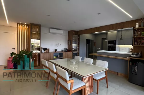 Apartamento à venda na Vila Gilda em Santo André. 