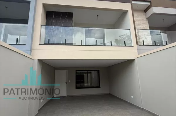 Sobrado à venda no bairro Olímpico em São Caetano do Sul.
