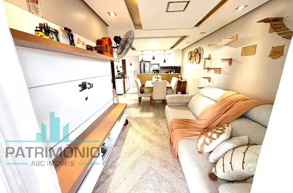 Apartamento à venda no Parque São Vicente em Mauá. 