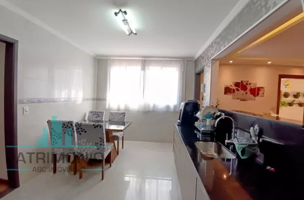 Casa térrea de 240m² disponível para venda no Bairro Mauá em São Caetano do Sul.
