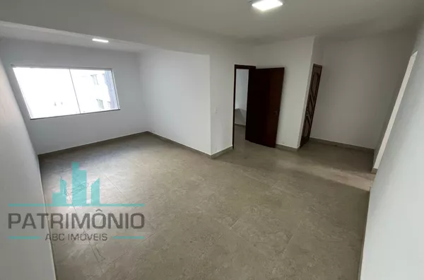 Apartamento à venda no Bairro Santa Paula em São Caetano Do Sul.