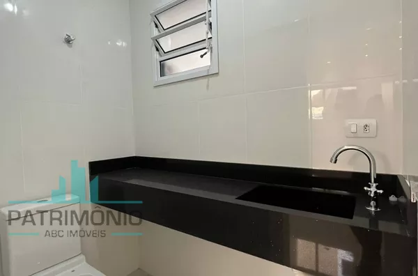 Ampla Casa reformada à venda no Bairro Cerâmica - São Caetano do Sul.