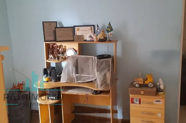 Amplo sobrado à venda no Bairro Olímpico - São Caetano do Sul.