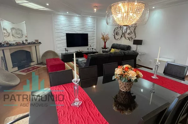 Sobrado de alto padrão a venda no Bairro Cerâmica em São Caetano do Sul.