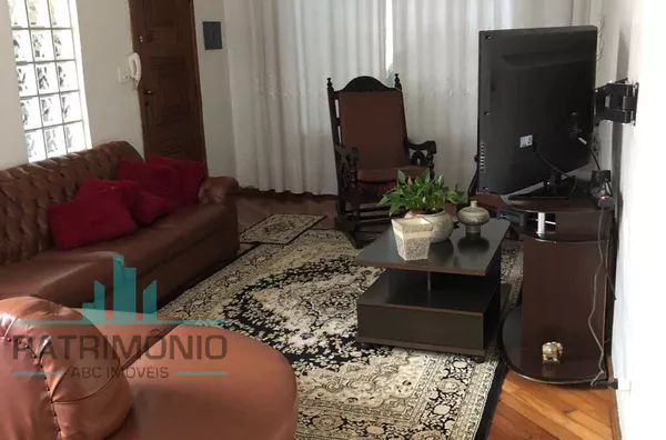 Sobrado com 300m² a venda no Bairro Santa Maria - Santo André.