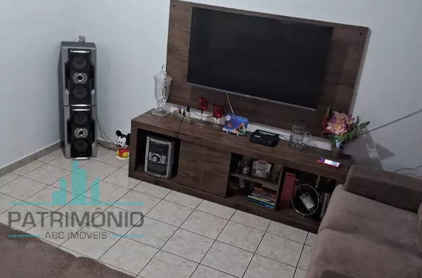 Casa a venda com terreno de 9x35m² no Bairro Nova Gerty em São Caetano do Sul