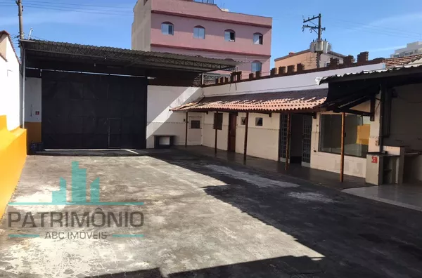 Galpão à venda no bairro Cerâmica em São Caetano do Sul.