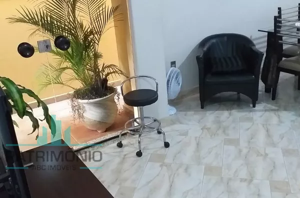 Sobrado Espaçoso a venda no Bairro Campestre em Santo André.