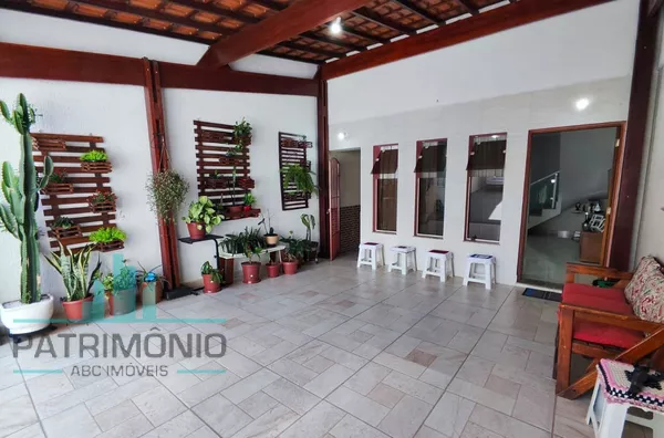 Imóvel com 2 casas no quintal a venda no Bairro Olímpico - São Caetano.