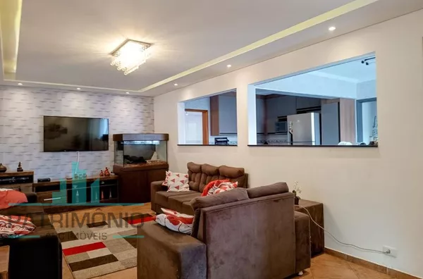 Casa térrea de 240m² disponível para venda no Bairro Mauá em São Caetano do Sul.