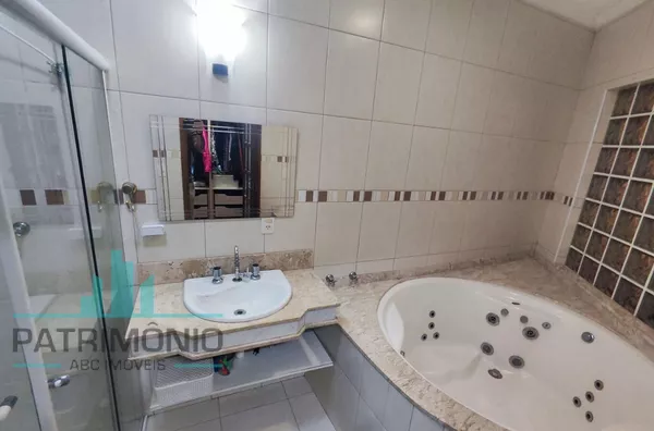 Sobrado Espaçoso com 3 Suítes e 4 Vagas – Bairro Osvaldo Cruz. - Foto 21