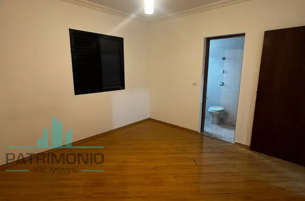 Apartamento térreo à venda no bairro Santa Maria em São Caetano do Sul.