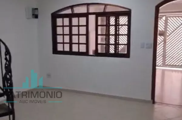 Sobrado à venda no Bairro Santa Maria em São Caetano do Sul.