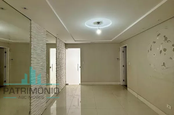 Casa à venda na Vila Scarpelli em Santo André.